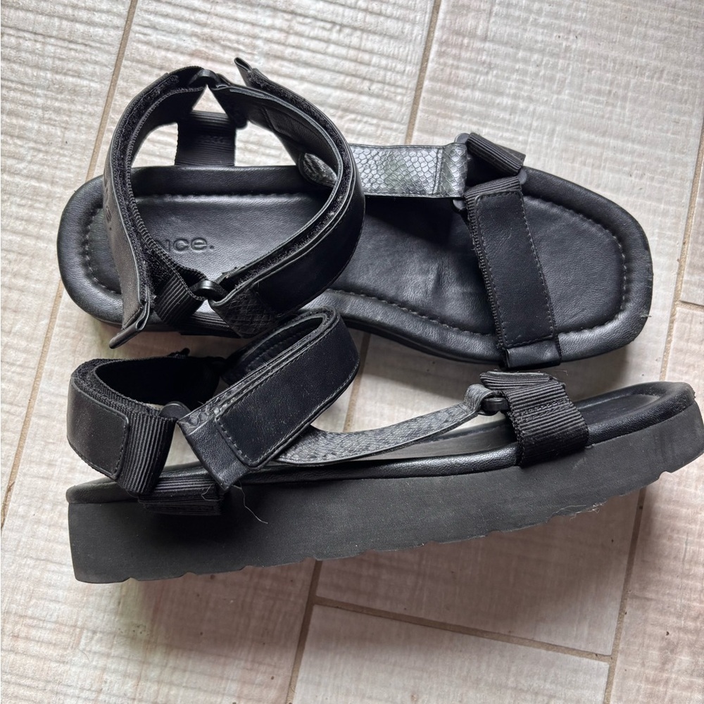 Vince Carver Sport Sandal 39.5/9 - Picture 3 of 5